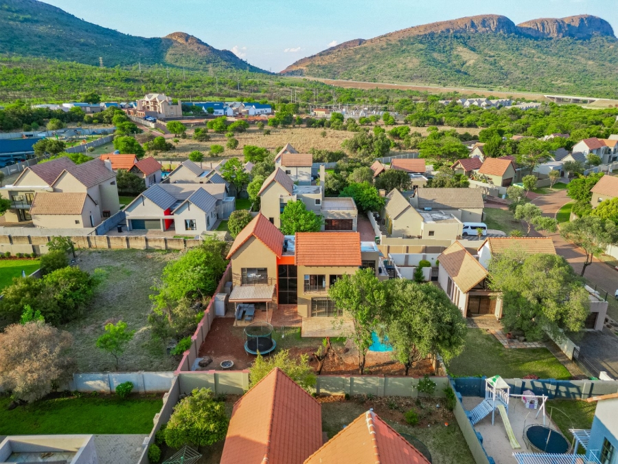 5 Bedroom Property for Sale in Leloko Lifestyle Estate North West